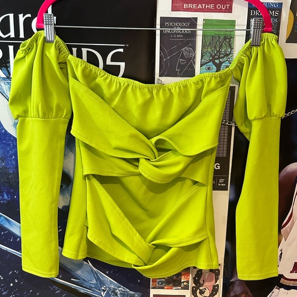 BOOHOO green off the shoulder shirt - Picture 1 of 3